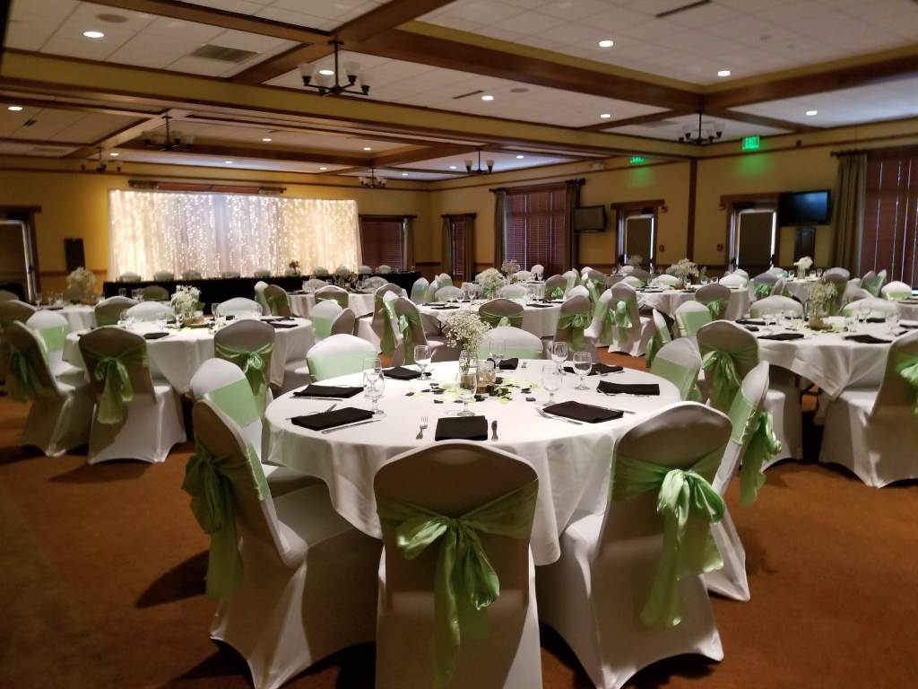 Wedding reception banquet seating